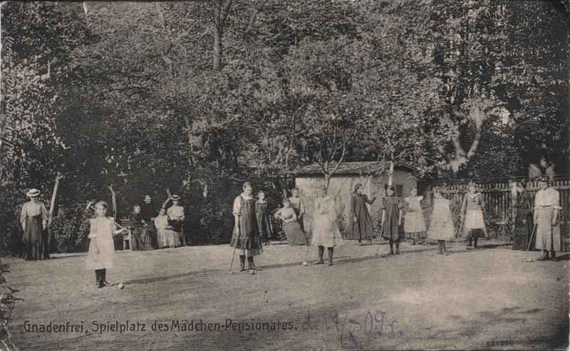 080-pilawa-gorna-plac-zabaw-przed-szkola-zenska-1906-r